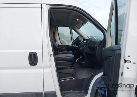 2015 Ram Promaster 1500 Low Roof z USA, uszkodzony, nr VIN 3C6TRVAG5FE509942